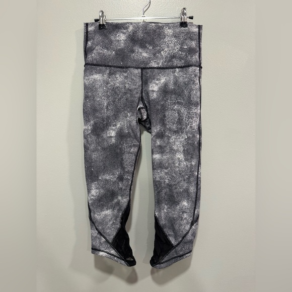 lululemon athletica Pants - Lululemon Cropped Mesh Legging Size 10